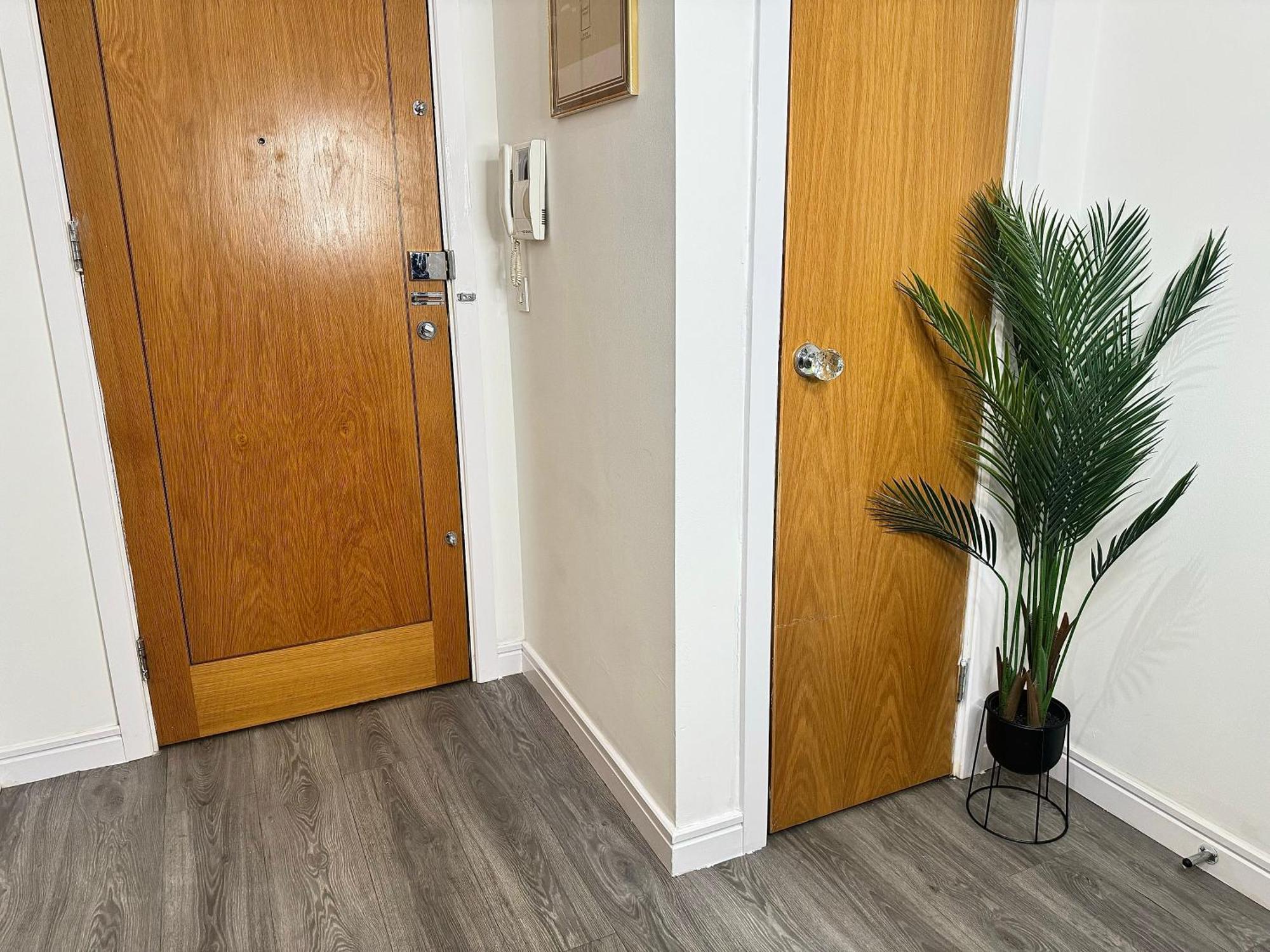 Birmingham City Centre - Centenary Plaza Luxury Apartment - Free Gym ภายนอก รูปภาพ
